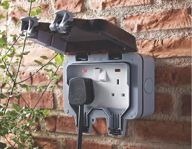 13 Amp Plug & Play